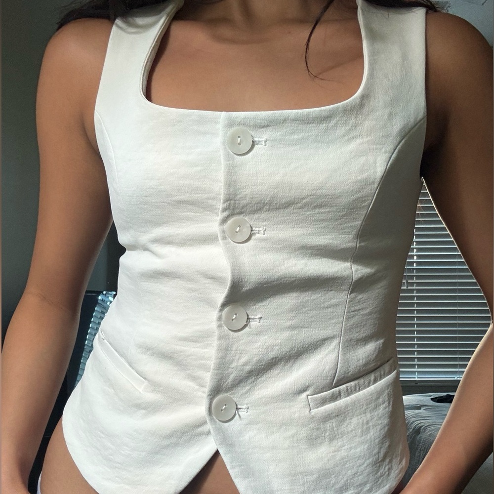SOLD - Abercrombie Linen Top
